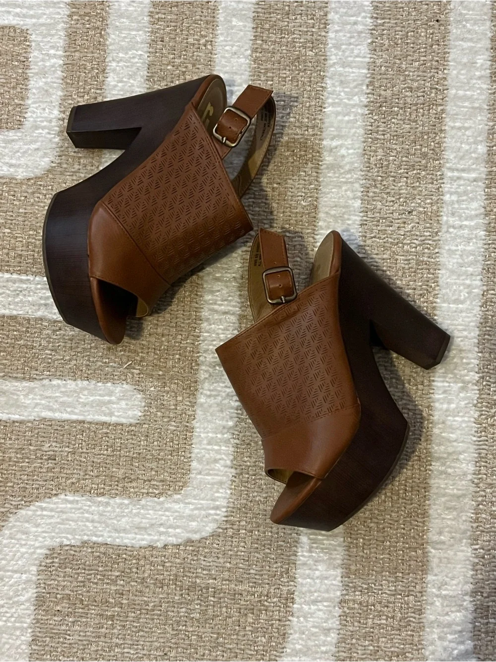 Report Women’s Brown Platform Wedge Sandals